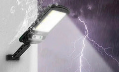 SOLARNI REFLEKTOR NA SENZOR SA 120 LEDICA SA DRŽAČEM I DALJINSKIM SOLARNI REFLEKTOR NA SENZOR SA 120 LEDICA SA DRŽAČEM I DALJINSKIM