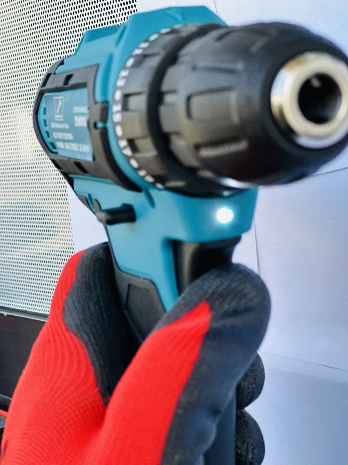 AKU BUILICA HAMMER TOOLS 18V SA 2 BATERIJE AKU BUILICA HAMMER TOOLS 18V SA 2 BATERIJE