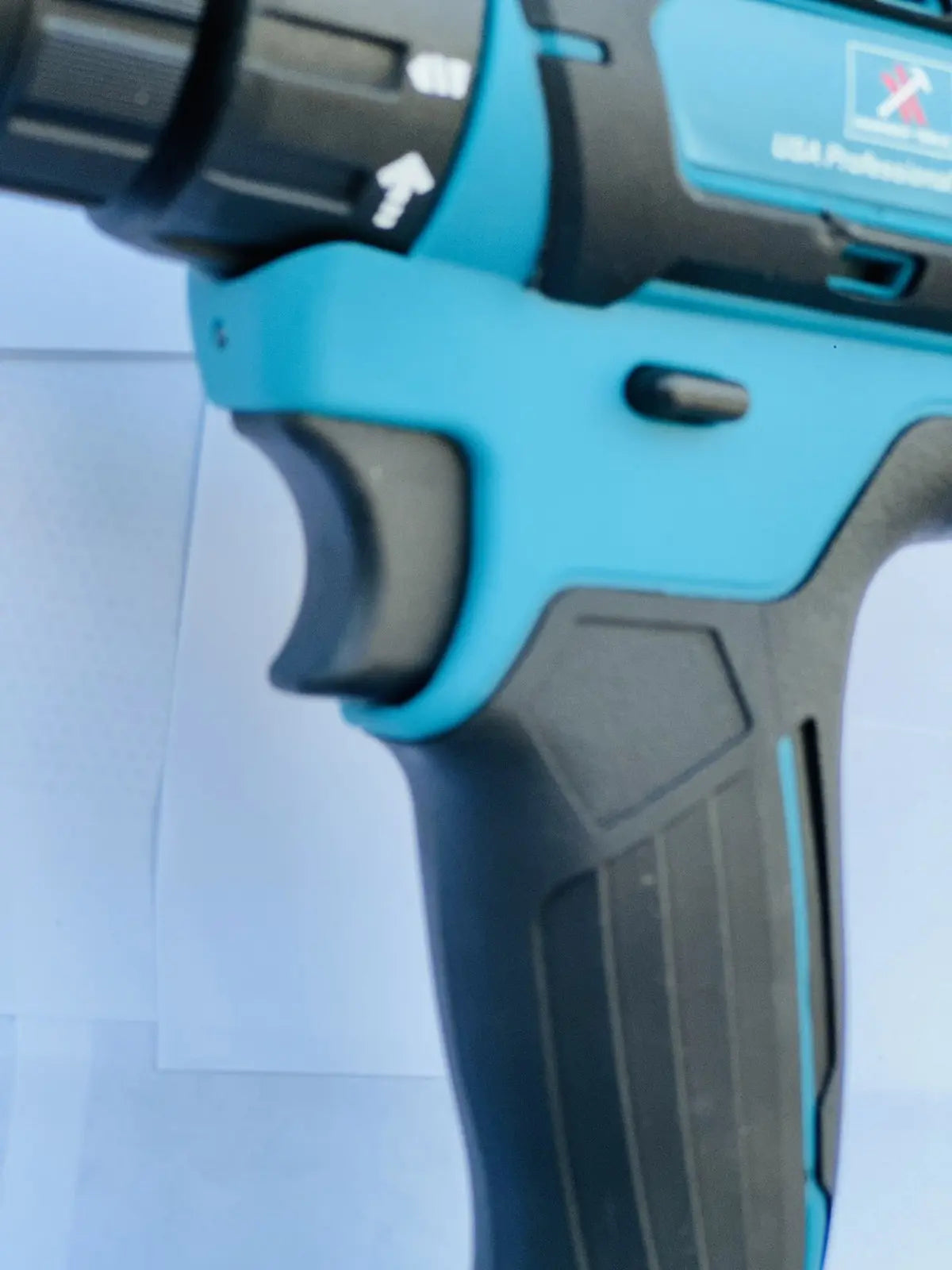 AKU BUILICA HAMMER TOOLS 18V SA 2 BATERIJE AKU BUILICA HAMMER TOOLS 18V SA 2 BATERIJE