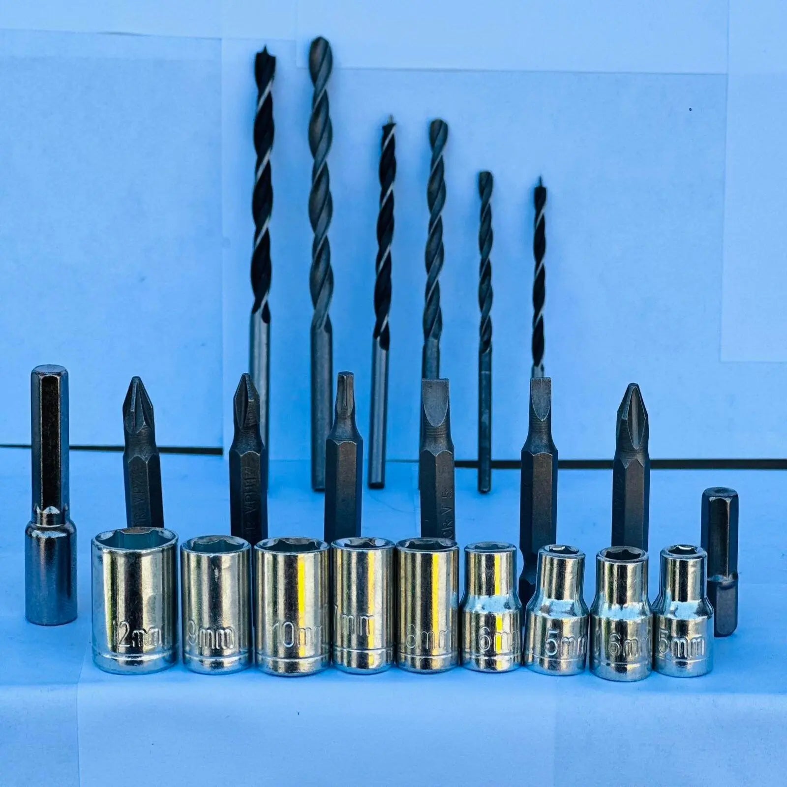 Gk aku bušilica + 40djelni set Outlet Prodaja