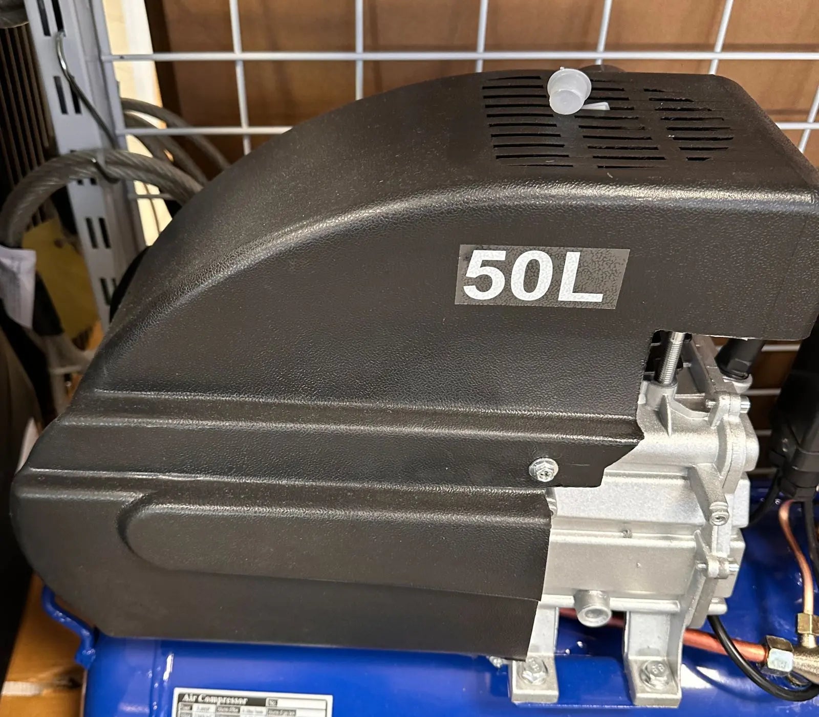 KOMPRESOR HAMMER TOOLS 50L SA 2 IZLAZA KOMPRESOR HAMMER TOOLS 50L SA 2 IZLAZA